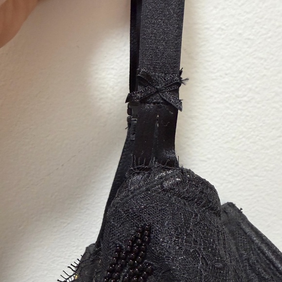 Victoria's Secret Dream Angels Beaded Lace Bra - Picture 7 of 7